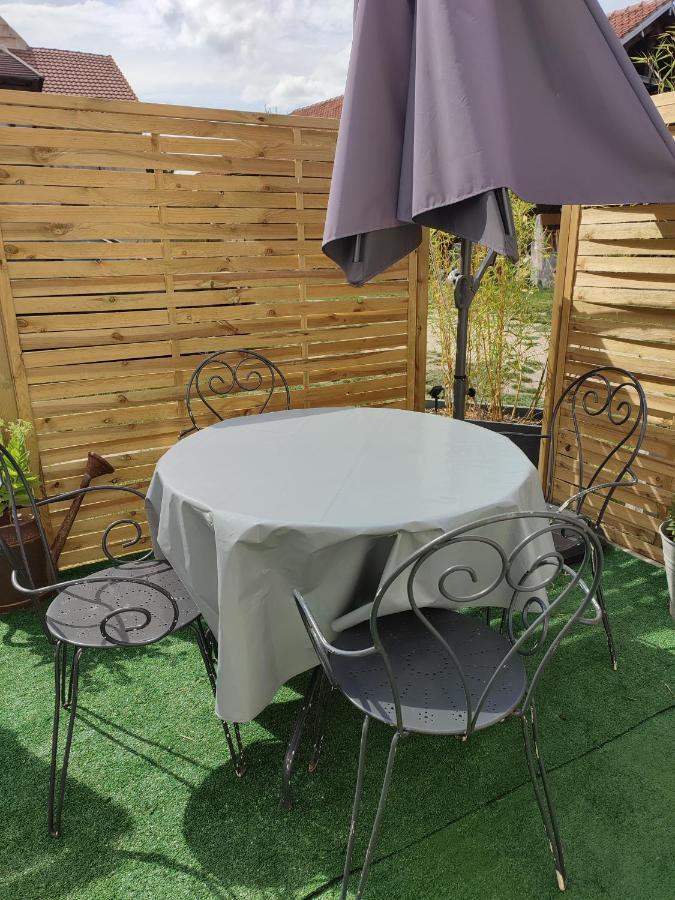 Maison De Campagne Avec Grand Parking Prive -Calme Et Serenite Chevincourt Luaran gambar